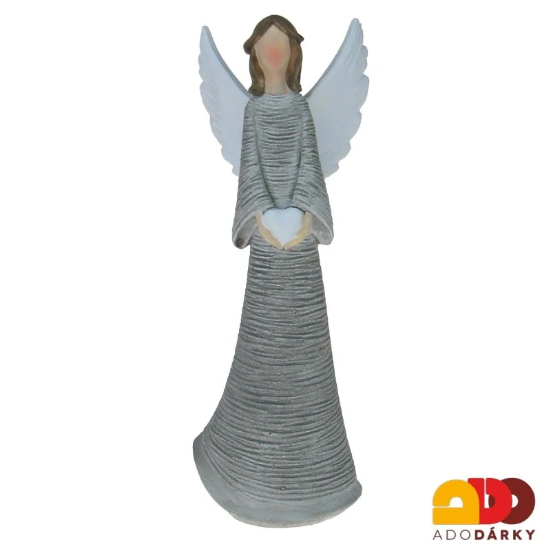 Anděl šedý se špičatými křídly se srdcem na hrudi 12 cm