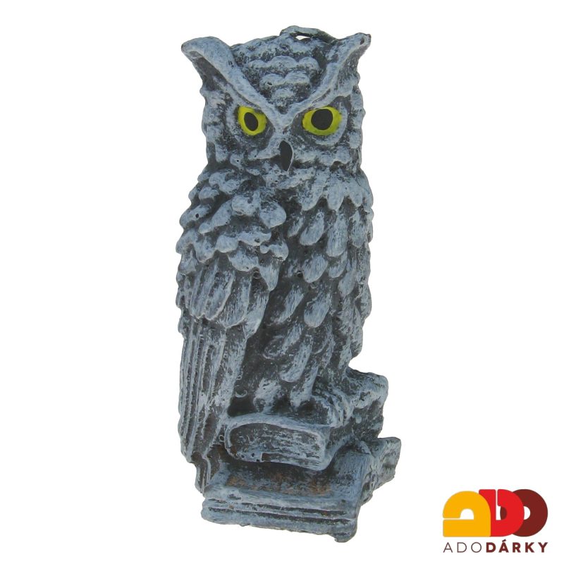 Svíčka Sova na knize 4 x 4,5 x 10 cm