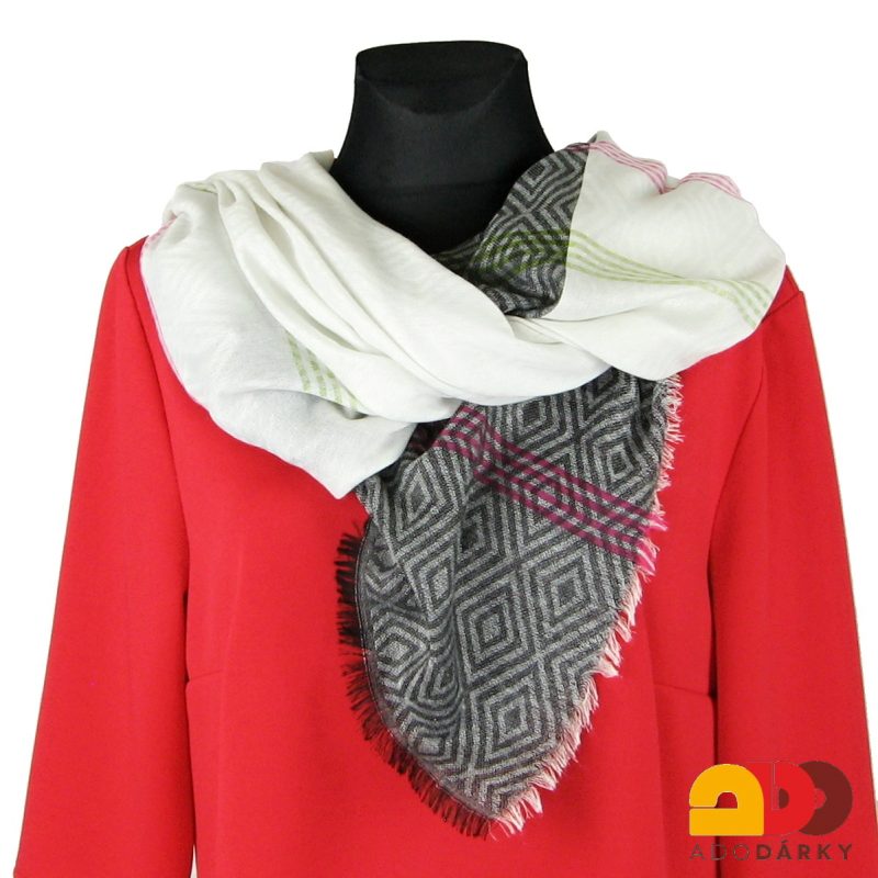 Lehký dámský šátek vzorovaný