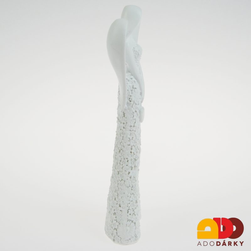 Anděl v květinových šatech se srdcem visícím 24,5 cm
