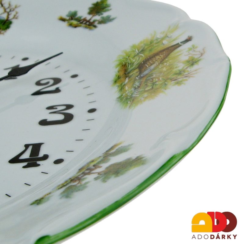 Porcelánové hodiny "Lov"  25 cm - var. 2