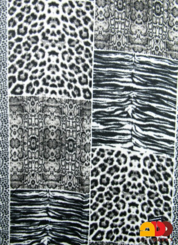 Teplá dámská šála se zvířecími motivy - var. 1