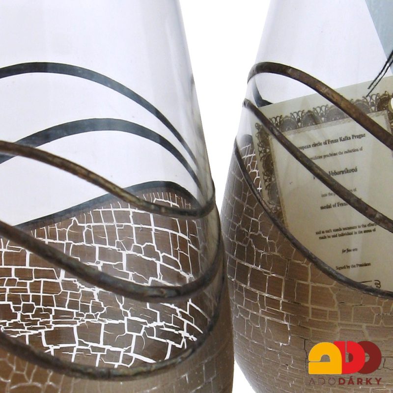 Sada dvou ručně zdobených číší hnědé barvy 250 ml