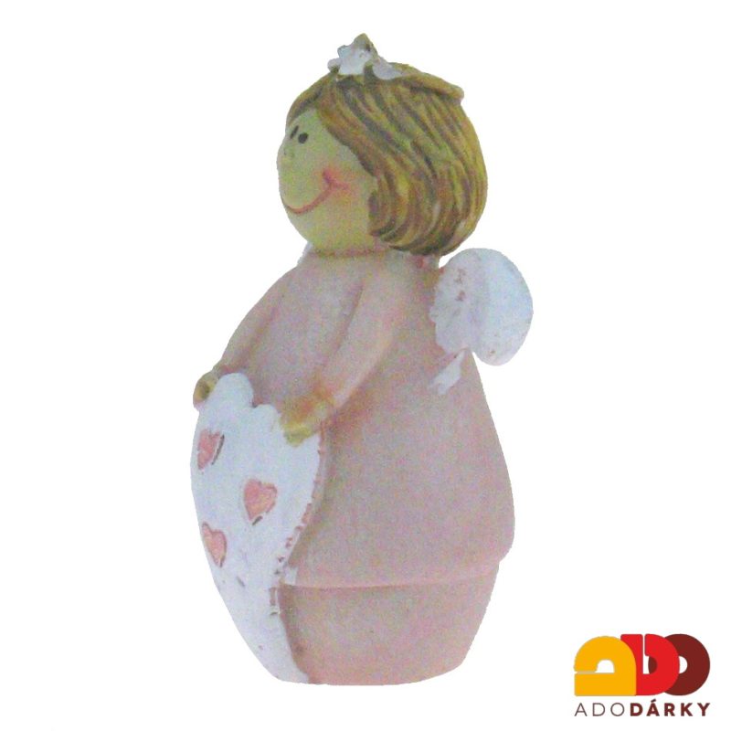 Růžový anděl s velkým bílým srdcem s namalovanými srdíčky 6,5 cm