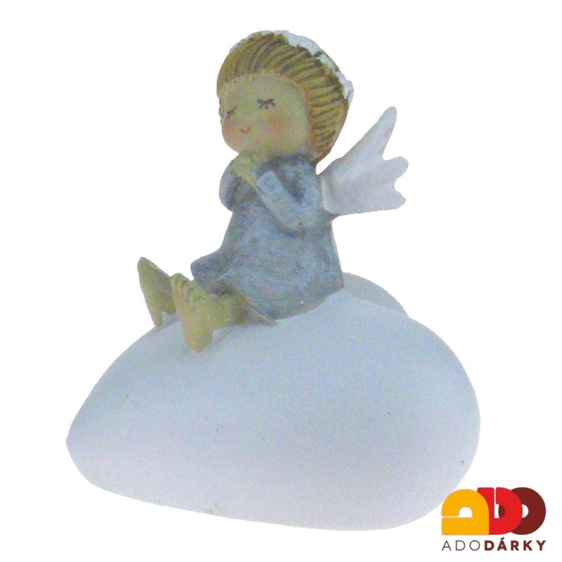 Anděl na velkém srdci se sepnutýma rukama pod hlavou 8 cm