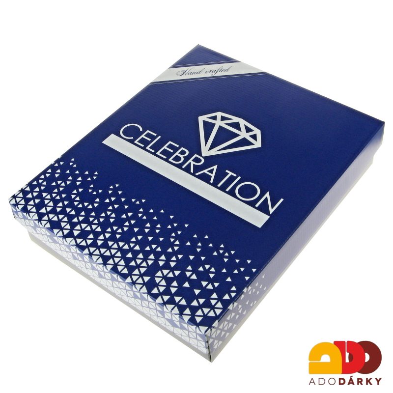 Sada odlivek na dřevěném tácku s kaprem