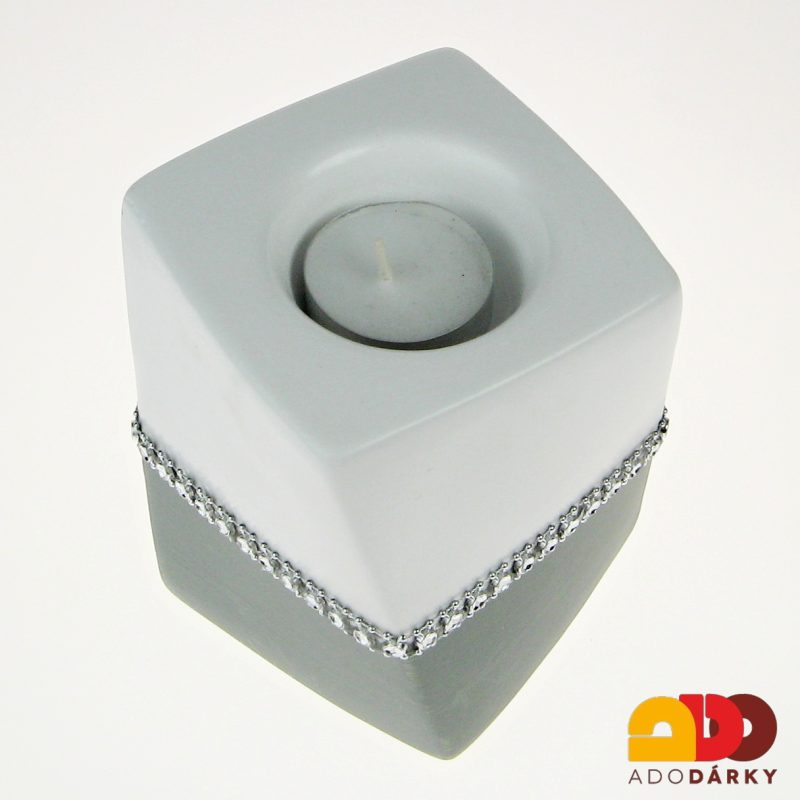 Svícen kostka šedý 9,5 x 12 cm