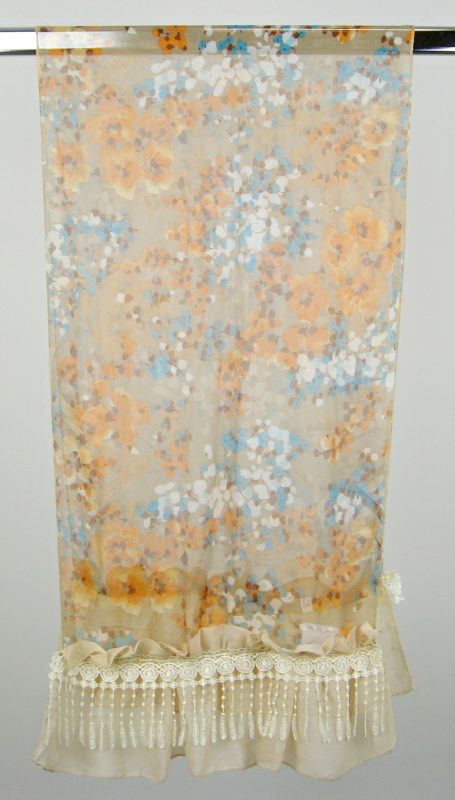 Béžová dámská lehká šála s třásněmi