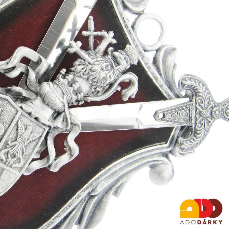 Erb kovový menší s meči v šedé barvě 28 cm