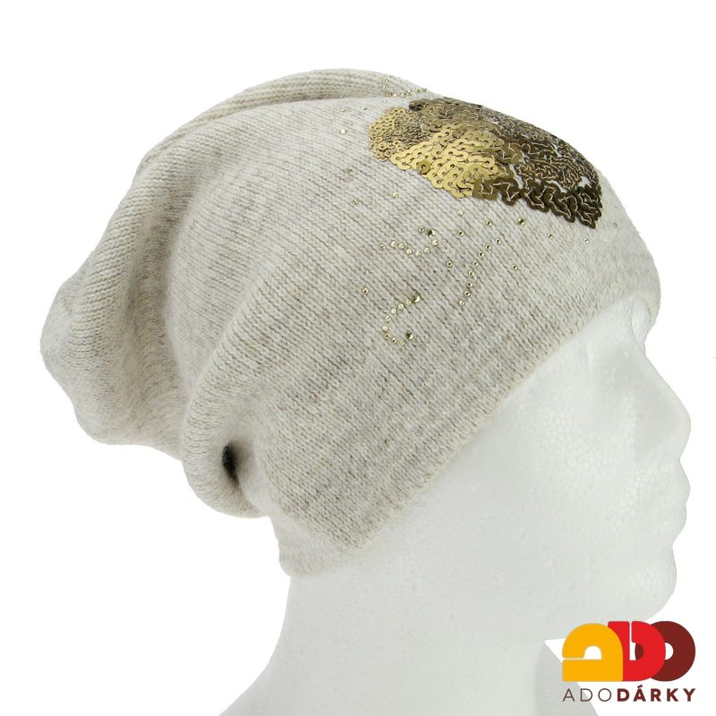 Dámská zimní čepice béžová se srdcem