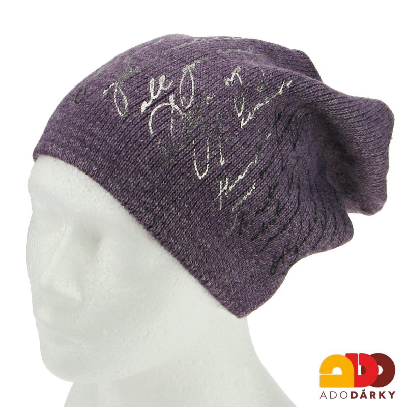 Dámská zimní čepice fialová s nápisy