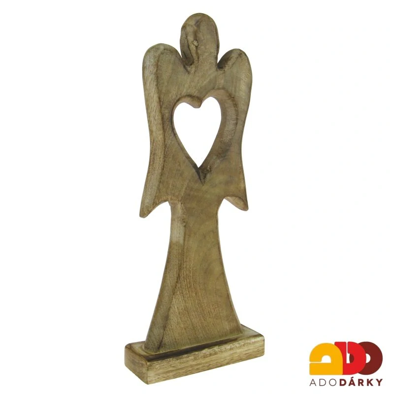 Silueta dřevěného anděla s vyřezávaným srdcem 32 cm