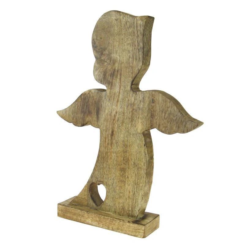 Dřevěný anděl s malým vyřezaným srdíčkem 38 cm