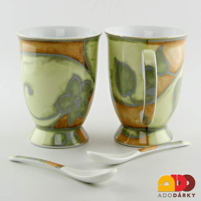 Duo hrnky se lžičkami zdobené lístky