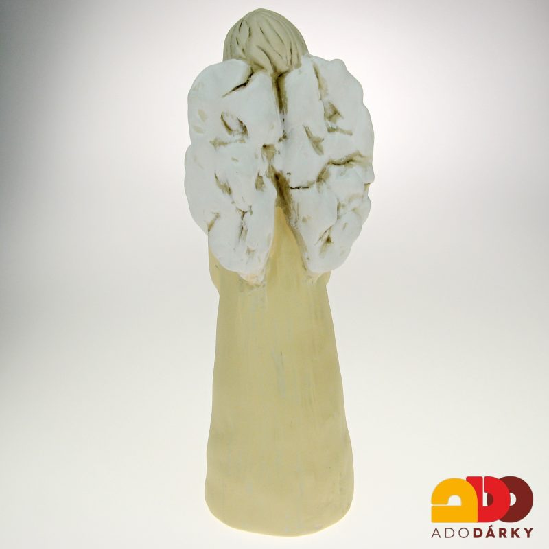 Anděl s kyticí růží krémový 25 cm