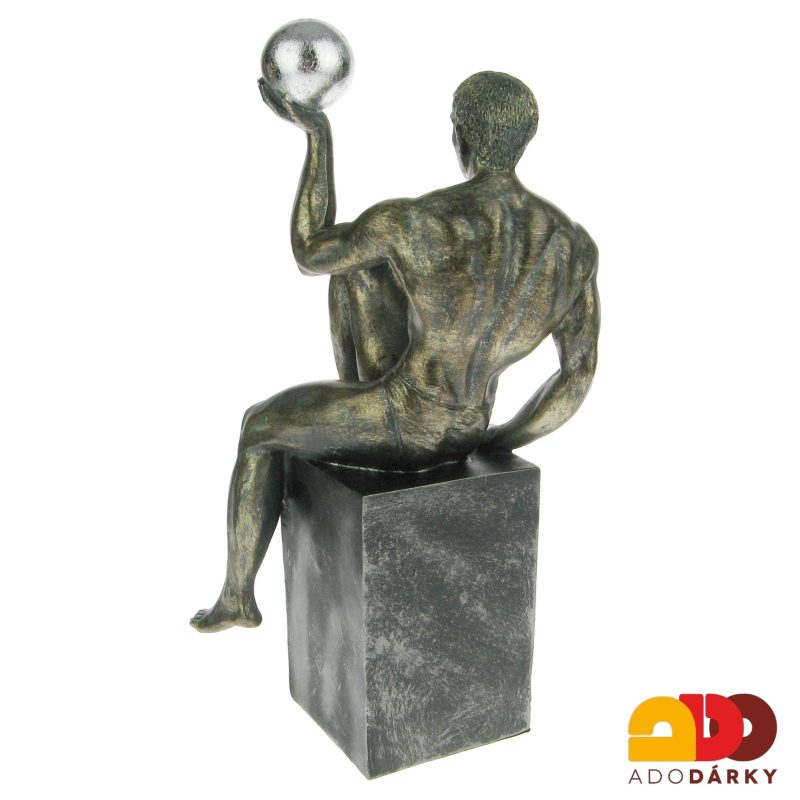 Soška sportovce s míčem 33 cm