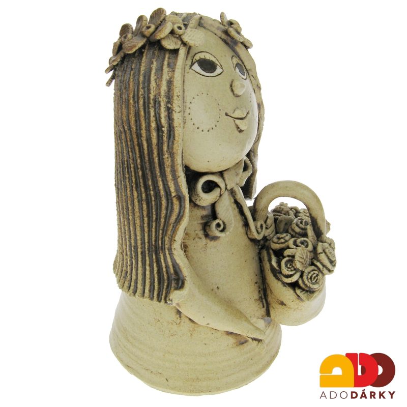 Keramická "Víla Amálka s košíkem květů" 26 cm