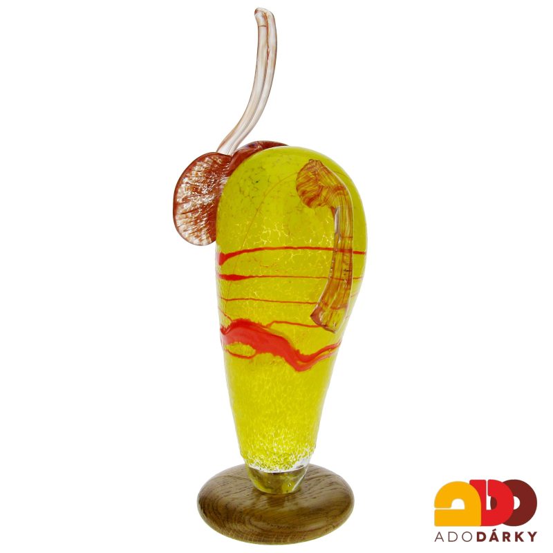 Skleněný slon na dřevěném podstavci 332 cm