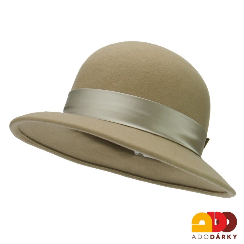 Béžový plstěný klobouk se stuhou a mašlí