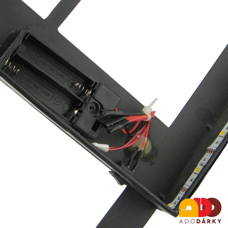 Plechová nástěnná dekorace okno s kočkou 66 cm