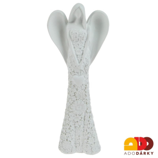 Anděl v květinových šatech se srdcem visícím 19,5 cm