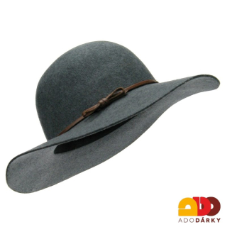 Šedý plstěný klobouk s řemínkem