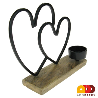 Svícen kovová srdce na dřevěném podstavci 20 cm