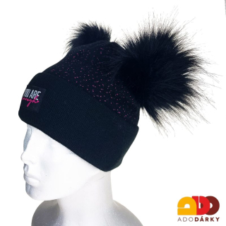 Dámská zimní čepice s dvěma bambulemi černá