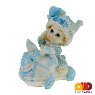 Figurka miminka - kluk v kočárku 7,5 cm