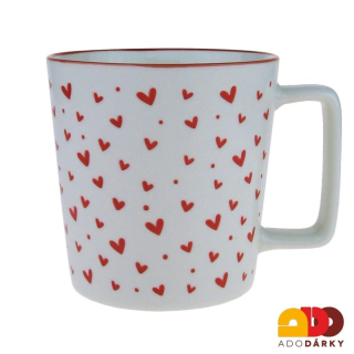 Bílý hrnek s červenými srdíčky 0,4 l