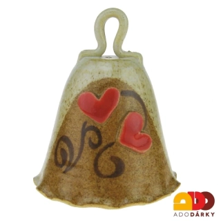 Světle hnědý zvonek se dvěma srdíčky 10 cm